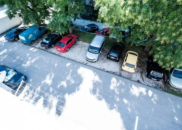 Apartment Little Violet - Balcony & Free Parking