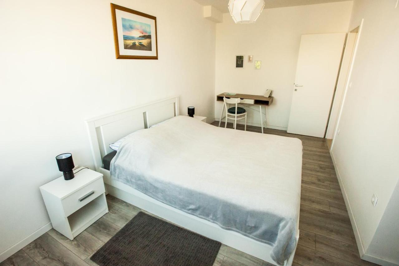 Apartman Little Violet - Balcony & Free Parking *
