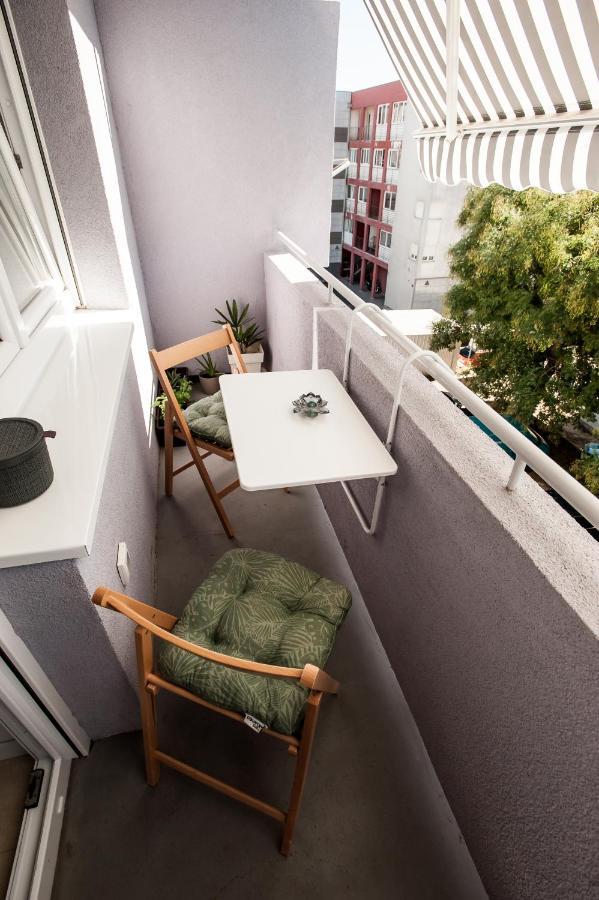 Apartman Little Violet - Balcony & Free Parking